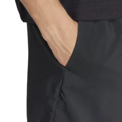 Shorts*adidas Essentials Small Logo Cargo Chelsea Shorts in Black