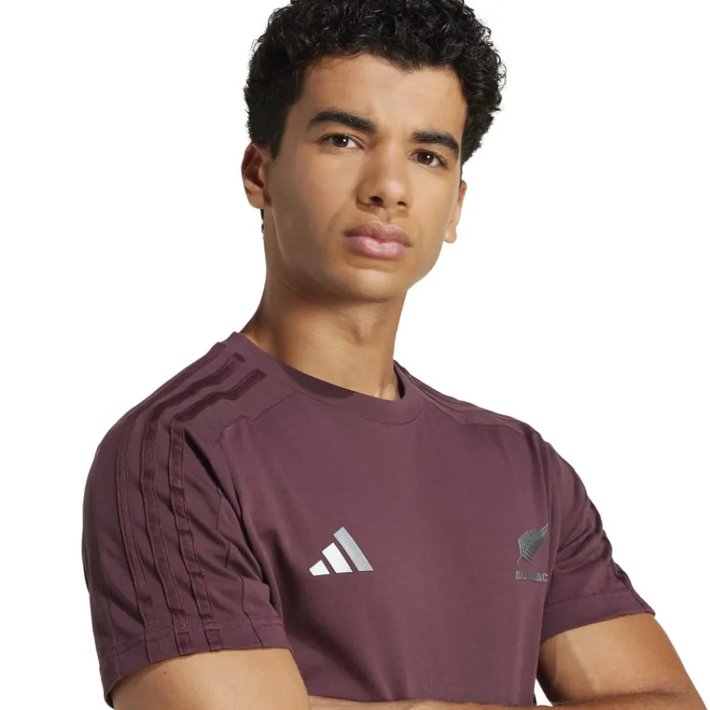 Fitness And Gym Tops*adidas Fan Short Sleeve T-Shirt in Red
