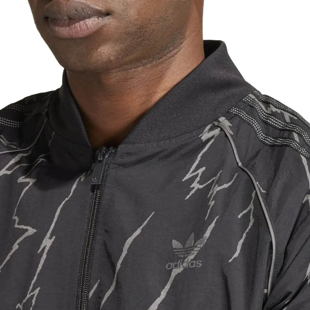 Tracksuits*adidas Originals Athletic Crew Neck Regular Fit Top in Black