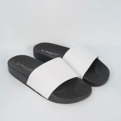 Beach Shoes*Brave Soul With Embossed Detail Strap in White