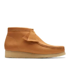 Boots*Clarks Originals Wallabee Boots in Brown