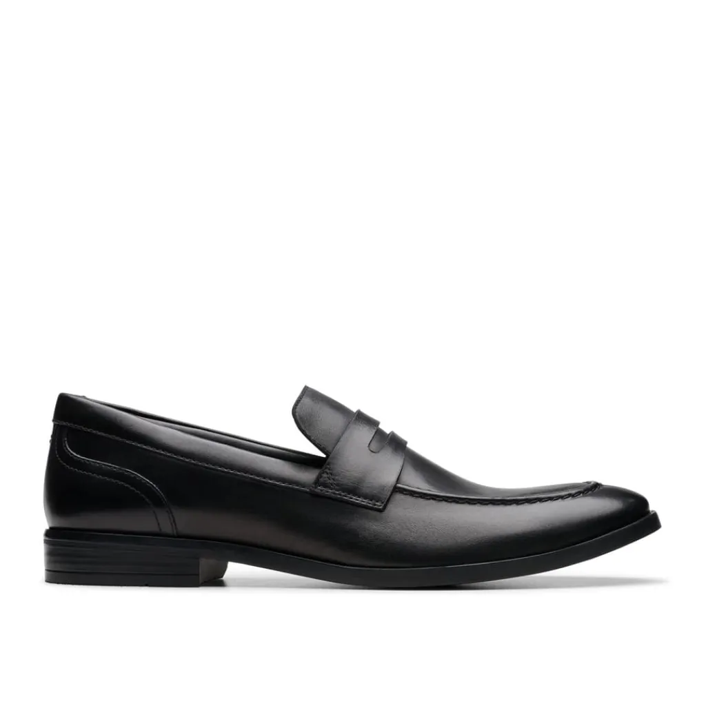 Shoes*Clarks Round Toe Penny Loafers in Black
