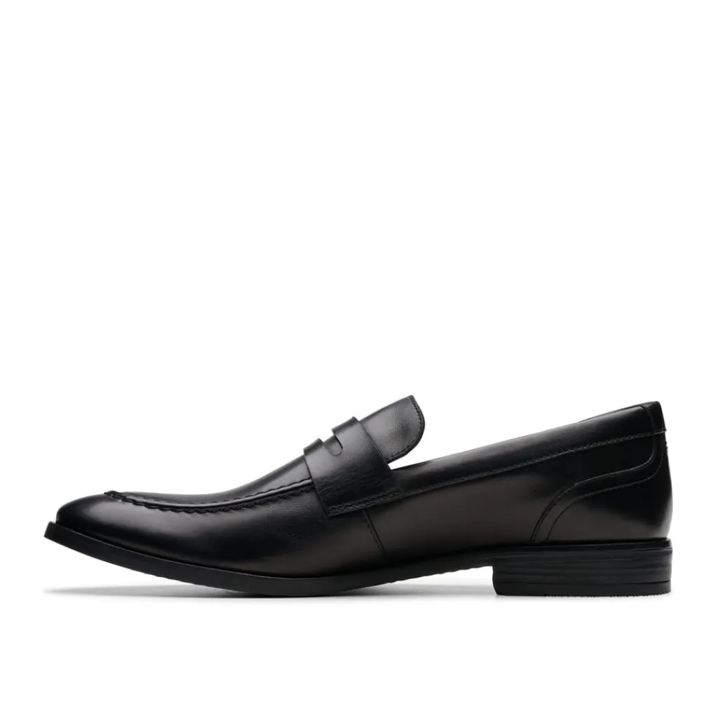 Shoes*Clarks Round Toe Penny Loafers in Black