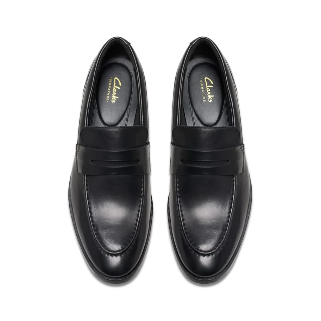 Shoes*Clarks Round Toe Penny Loafers in Black