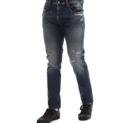 Jeans*Diesel 2019 D-Strukt Slim-Fit Jeans in Denim