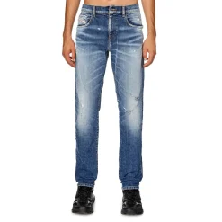 Jeans*Diesel 2019 D-Strukt Slim-Fit Jeans in Denim