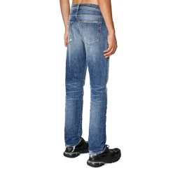 Jeans*Diesel 2019 D-Strukt Slim-Fit Jeans in Denim