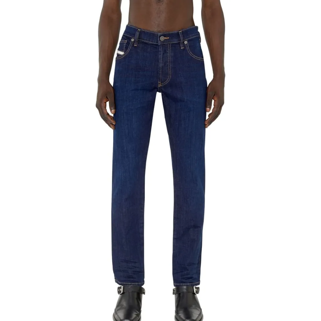 Jeans*Diesel Yennox Tapered Jeans in Blue
