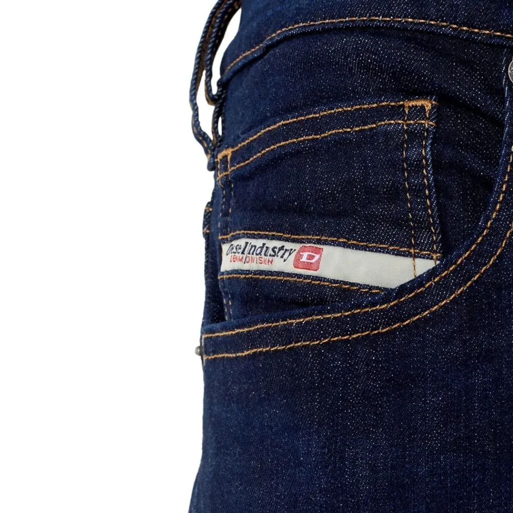 Jeans*Diesel Yennox Tapered Jeans in Blue