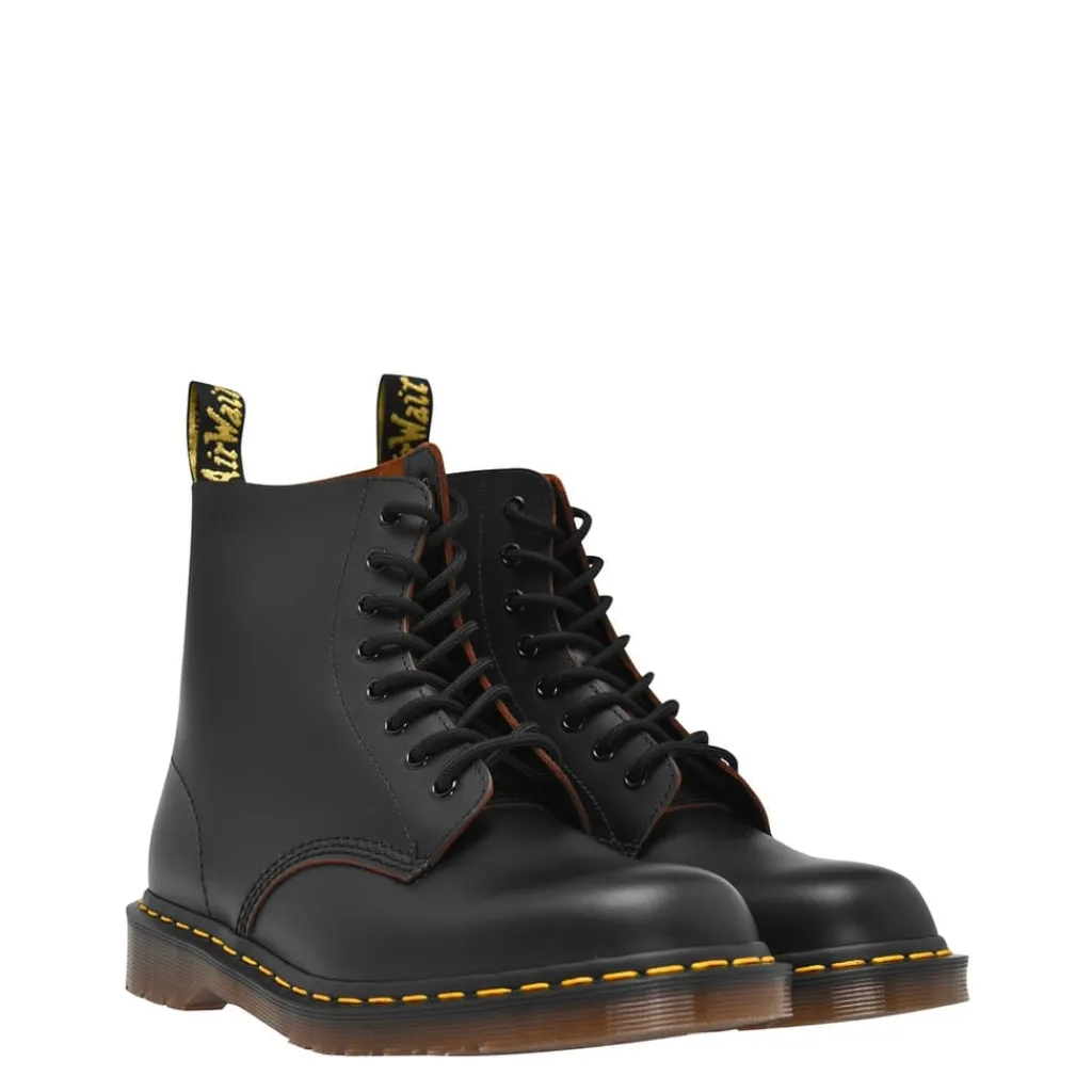 Boots*Dr Martens 1460 Quilon in Black