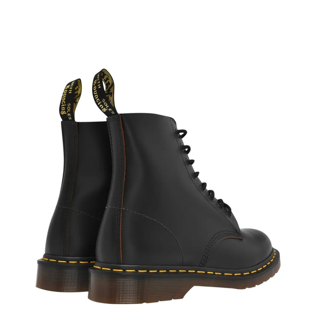 Boots*Dr Martens 1460 Quilon in Black
