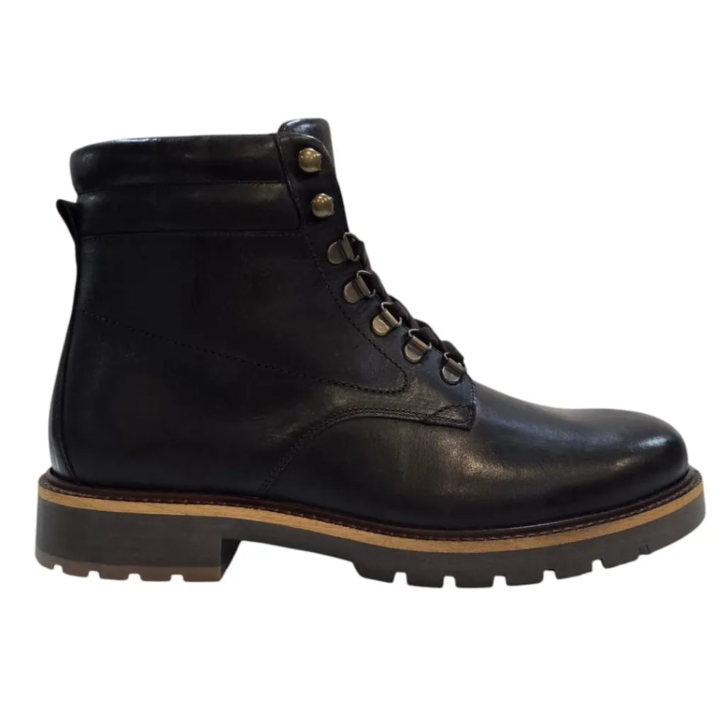 Boots*Firetrap Portal Sn61 Low Heel Hiking Boots in Brown