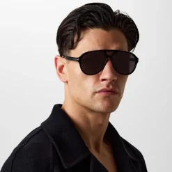 Sunglasses*Gucci Aviator Sunglasses in Black