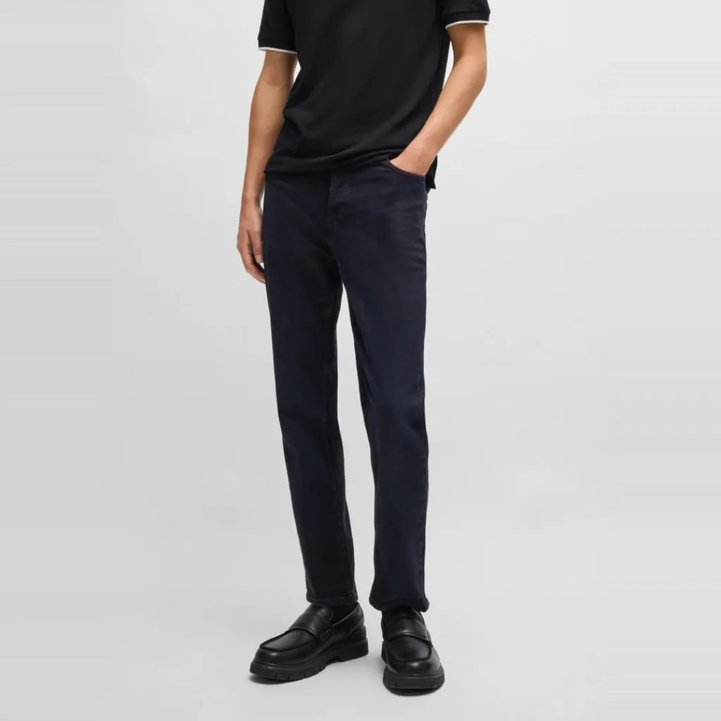 Jeans*Hugo Tapered Fit Five Pocket Jeans in Blue