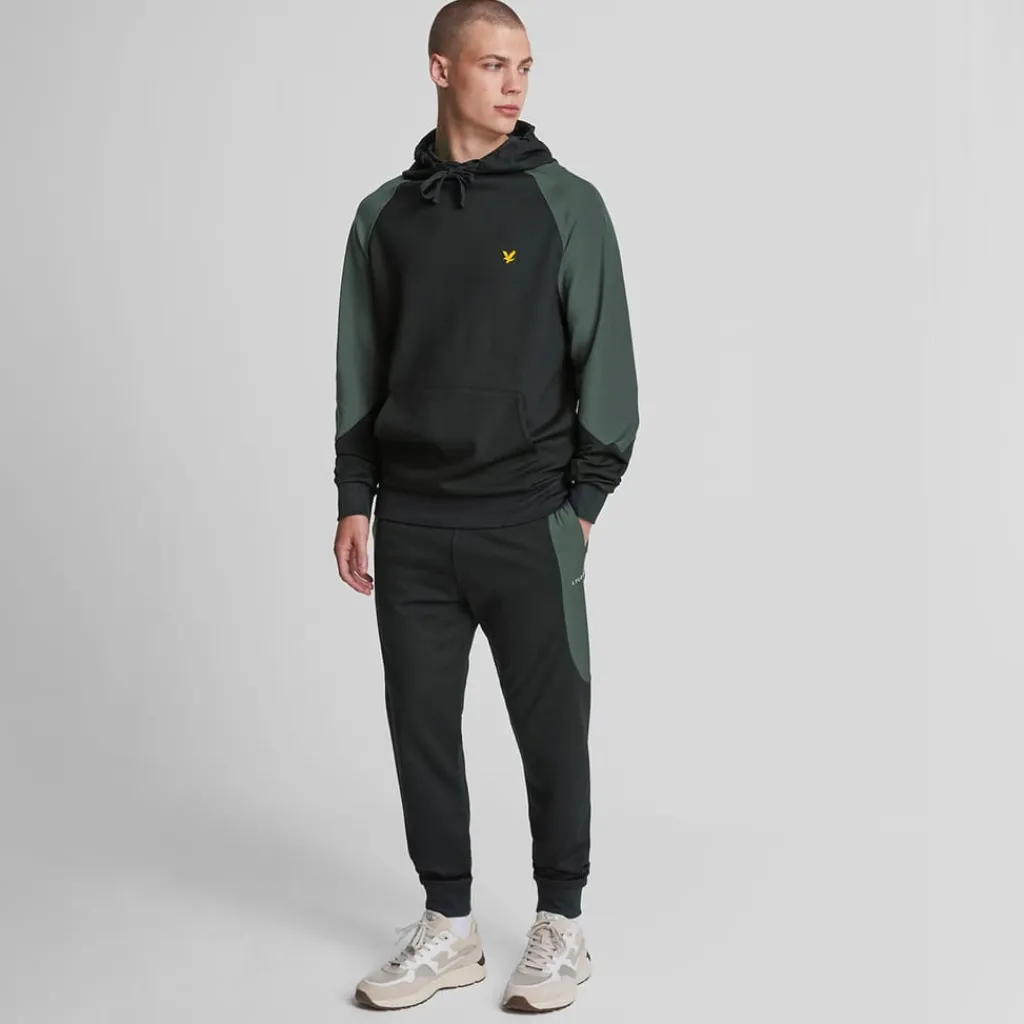 Trousers*Lyle And Scott Colour Block Tracksuit Bottoms in Black