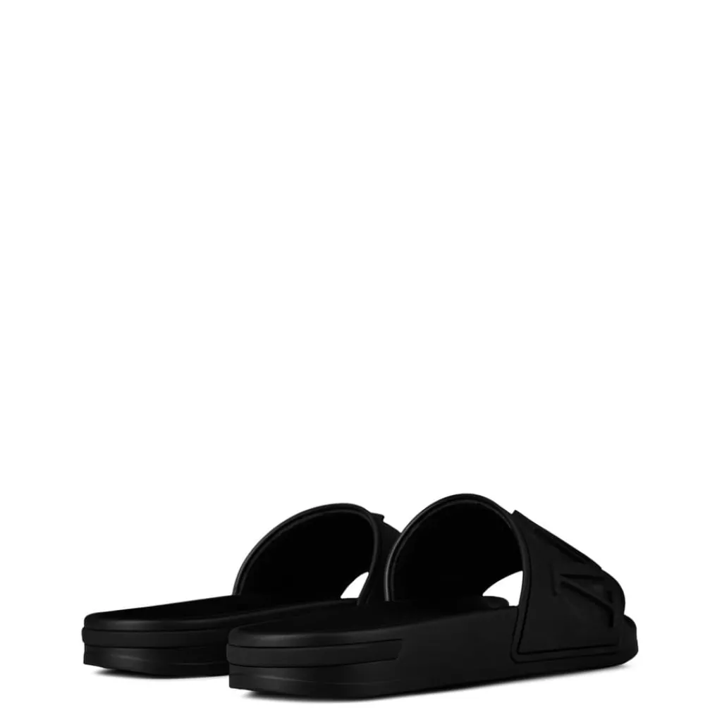Beach Shoes*Mallet Split Logo Sliders in Black