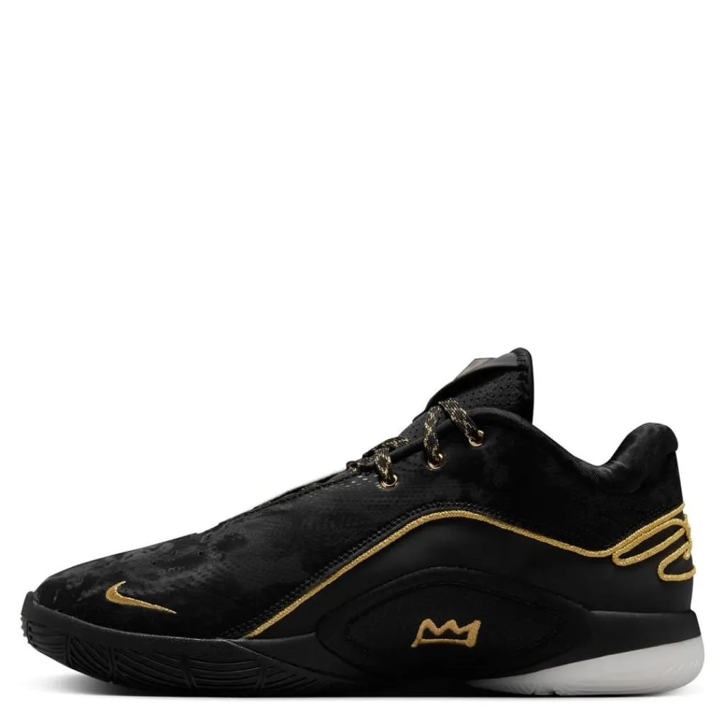 Trainers*Nike Lebron XXII Low Top Sneakers in White