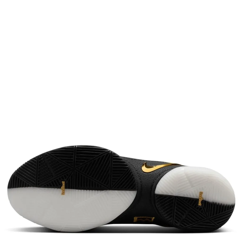 Trainers*Nike Lebron XXII Low Top Sneakers in White