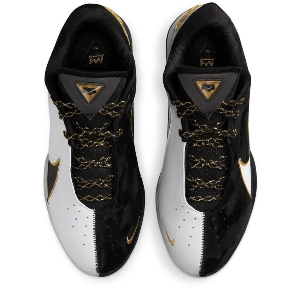 Trainers*Nike Lebron XXII Low Top Sneakers in White