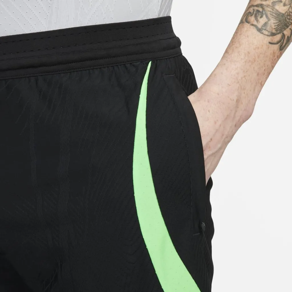 Shorts*Nike Lfc Soccer Shorts in Black