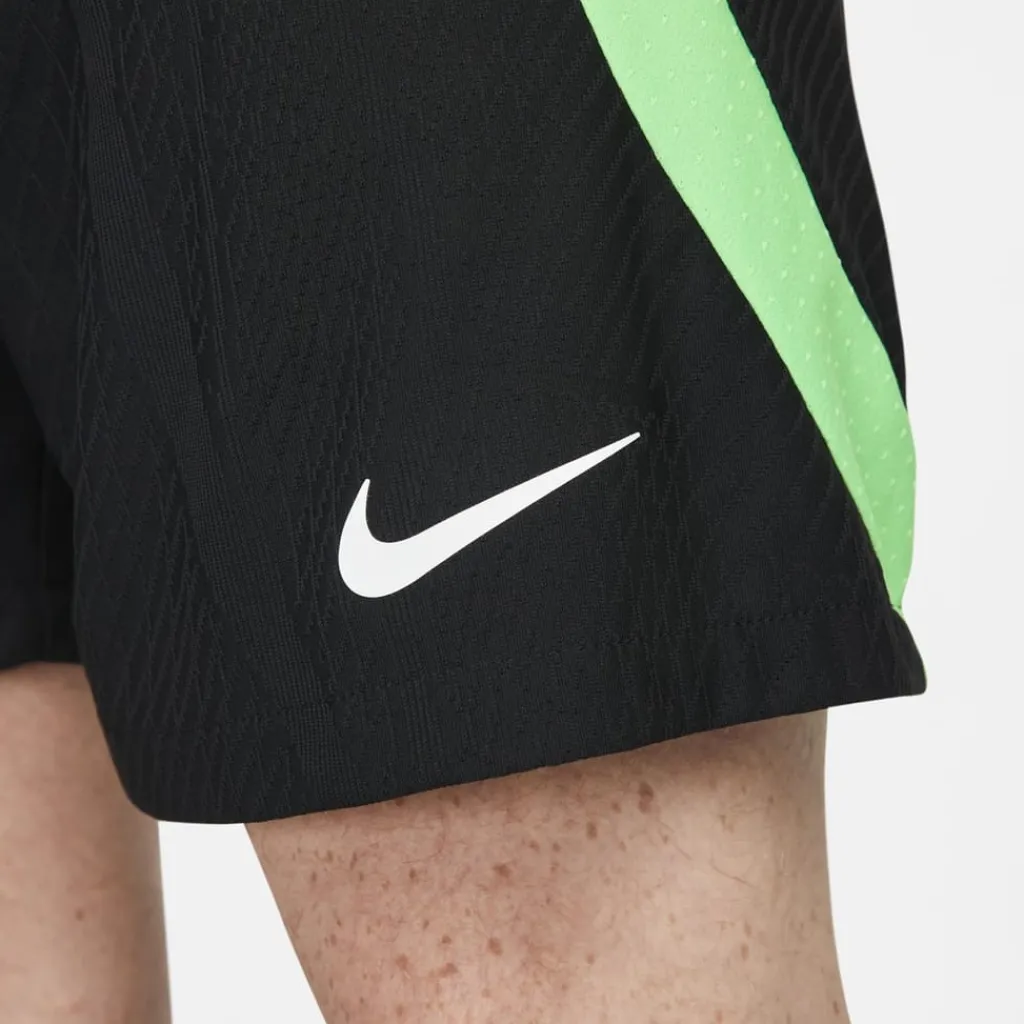 Shorts*Nike Lfc Soccer Shorts in Black