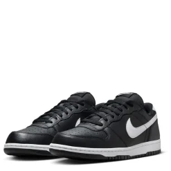 Trainers*Nike Low Top Flats Sneakers in Black