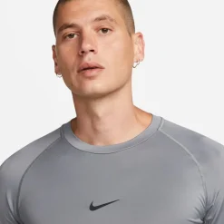 Fitness And Gymwear*Nike Mens Pro Tight Fit Short Sleeve Top in Grey