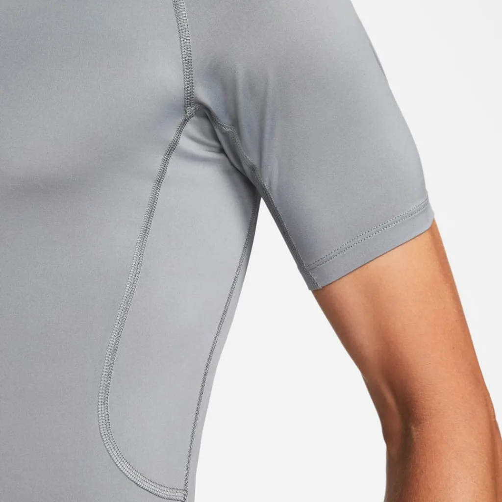 Fitness And Gymwear*Nike Mens Pro Tight Fit Short Sleeve Top in Grey