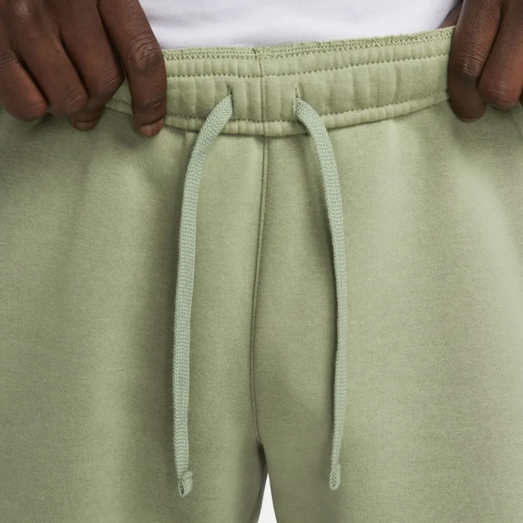 Shorts*Nike Mens Sportswear Club Cargo Shorts in Green