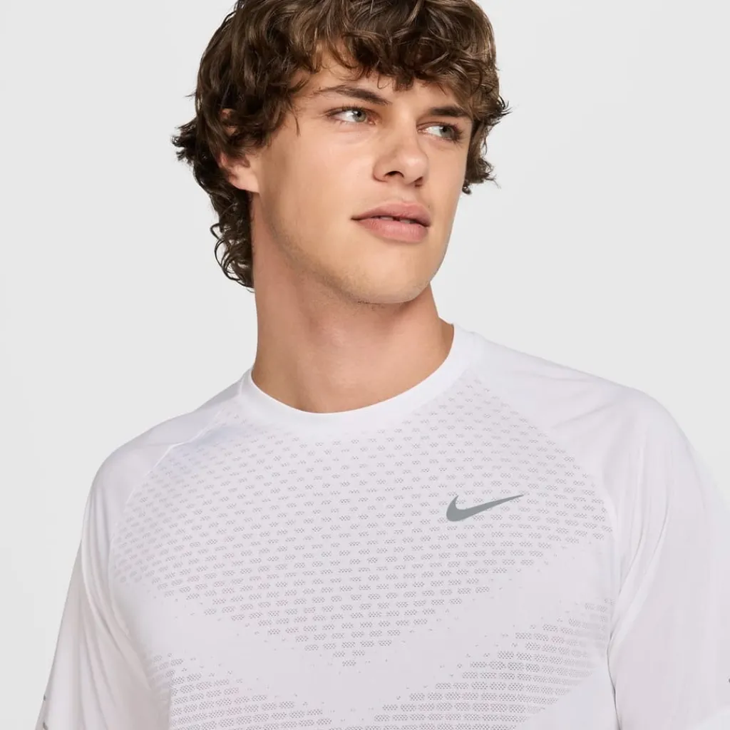Fitness And Gym Tops|Fitness And Gymwear*Nike Stride Crew Neck Regular Fit T-Shirt in White