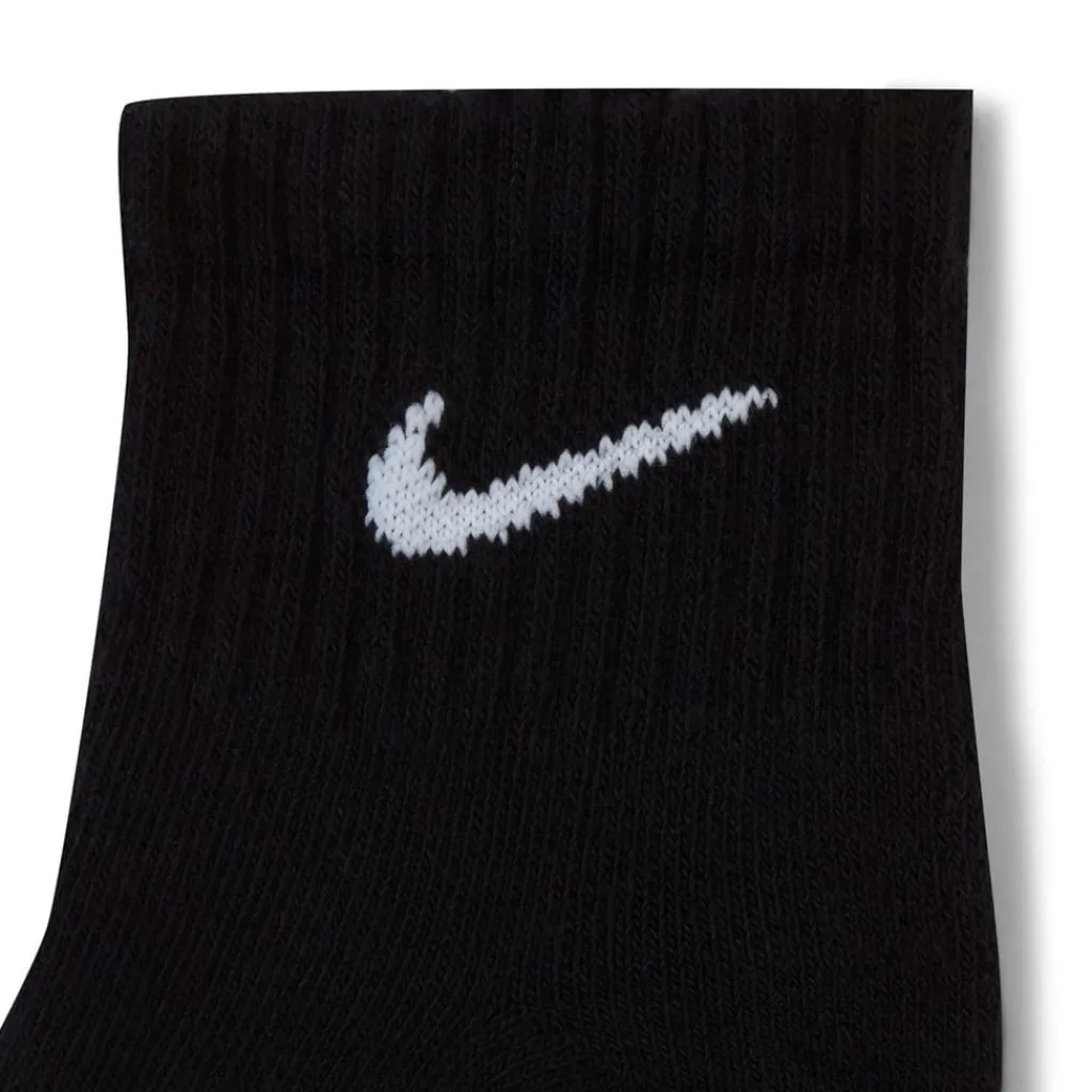 Underwear And Socks*Nike Three Pack Quarter Socks Mens in Black
