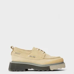 Shoes*Off White Spng Sde Btshoe in Neutral