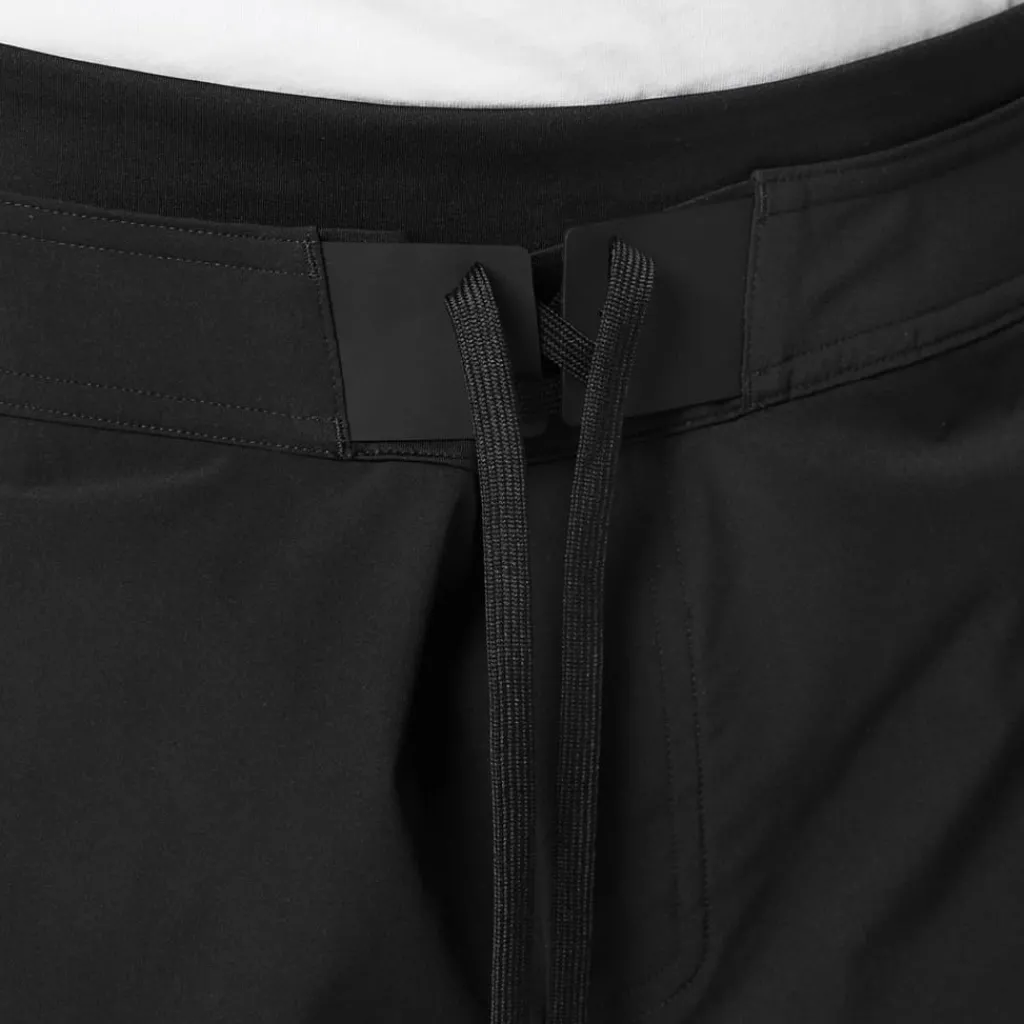 Fitness And Gym Shorts*On Hybrid Short Sn61 in Black