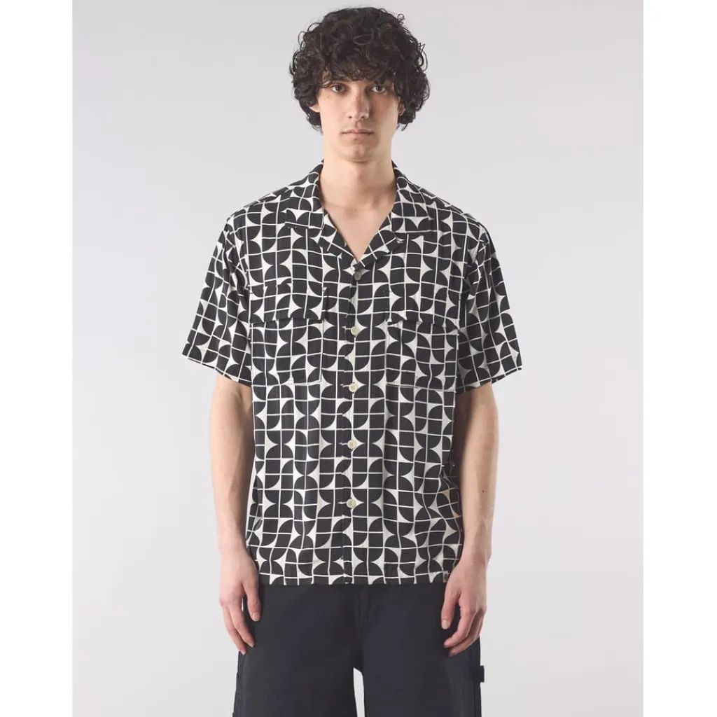Shirts*Pretty Green Bauhaus Cuban Col in Black