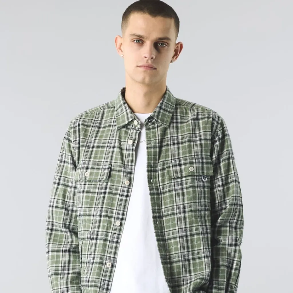 Shirts*Pretty Green Check Shirt in Green