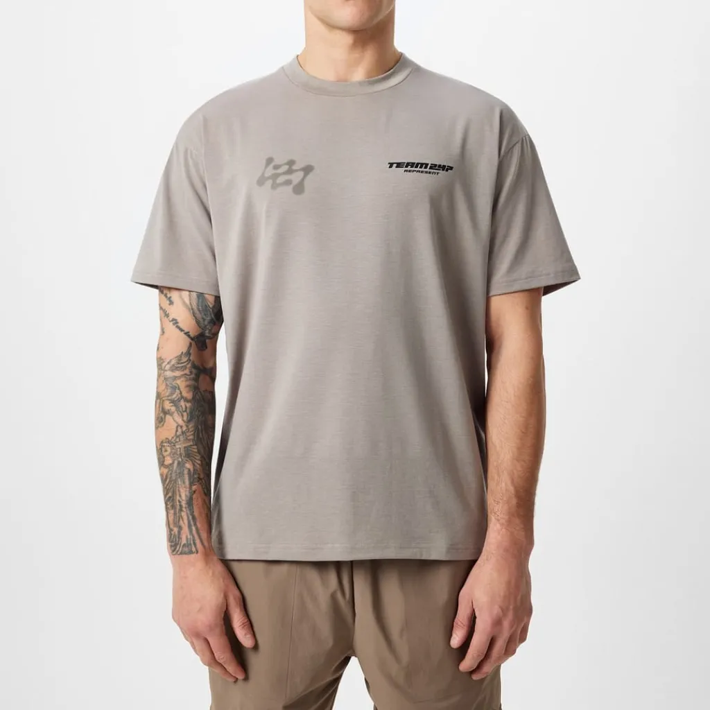 Fitness And Gym Tops*Represent 247 Future Terrains T-Shirt in Grey