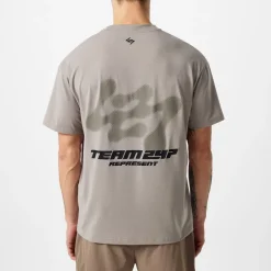 Fitness And Gym Tops*Represent 247 Future Terrains T-Shirt in Grey