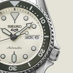 Jewellery-Watches*Seiko 5 Sports Midi Watch in Silver