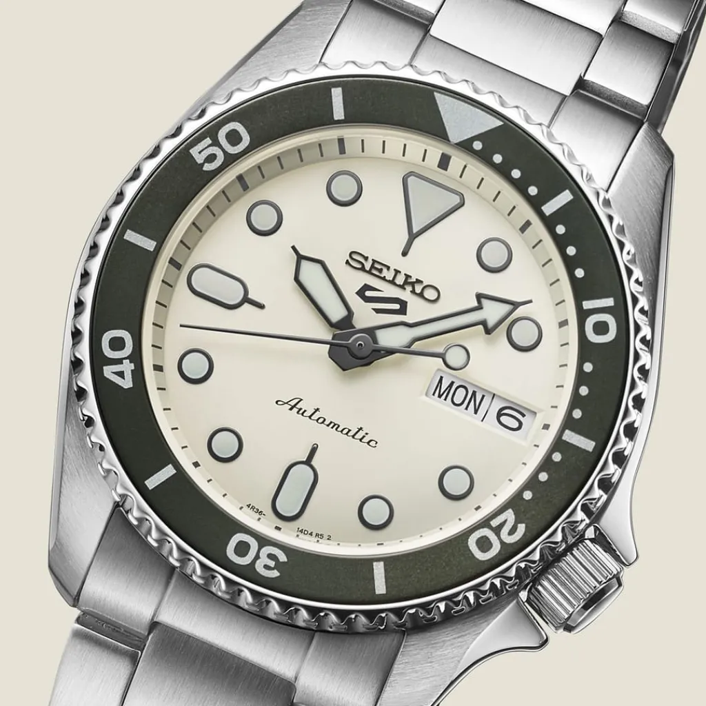 Jewellery-Watches*Seiko 5 Sports Midi Watch in Silver