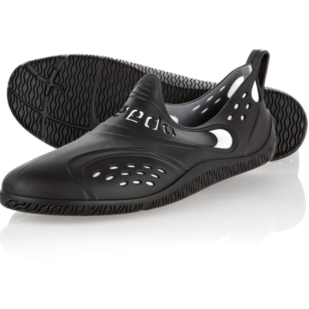Beach Shoes*Speedo Flatform Splasher Sandals in Black