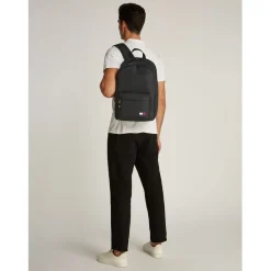 Bags*Tommy Jeans Dome Backpack in Black