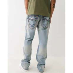 Jeans*True Religion Billy Super T Relaxed Jeans in Blue
