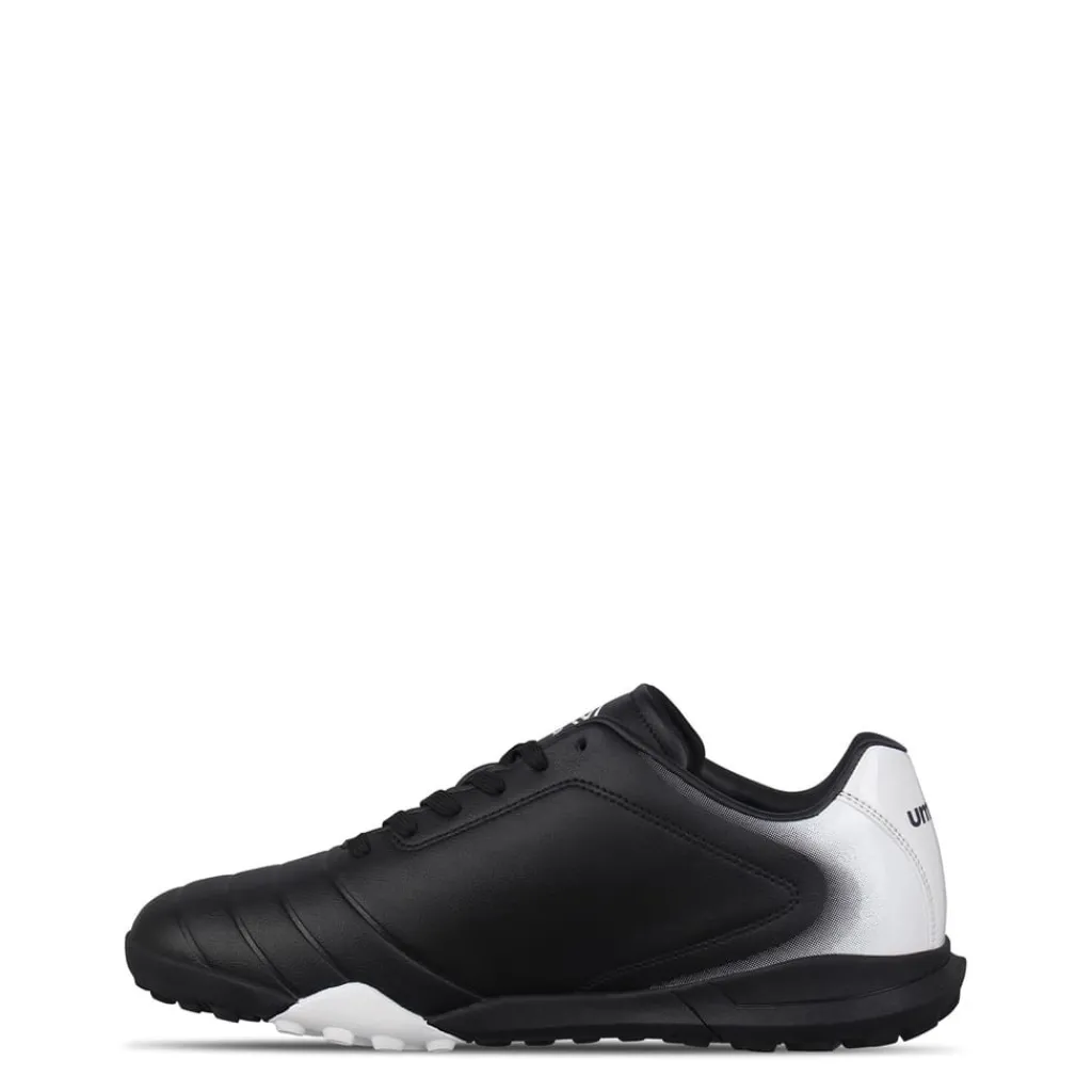 Football Boots*Umbro Calcio Astro Turf Football Trainers in Black
