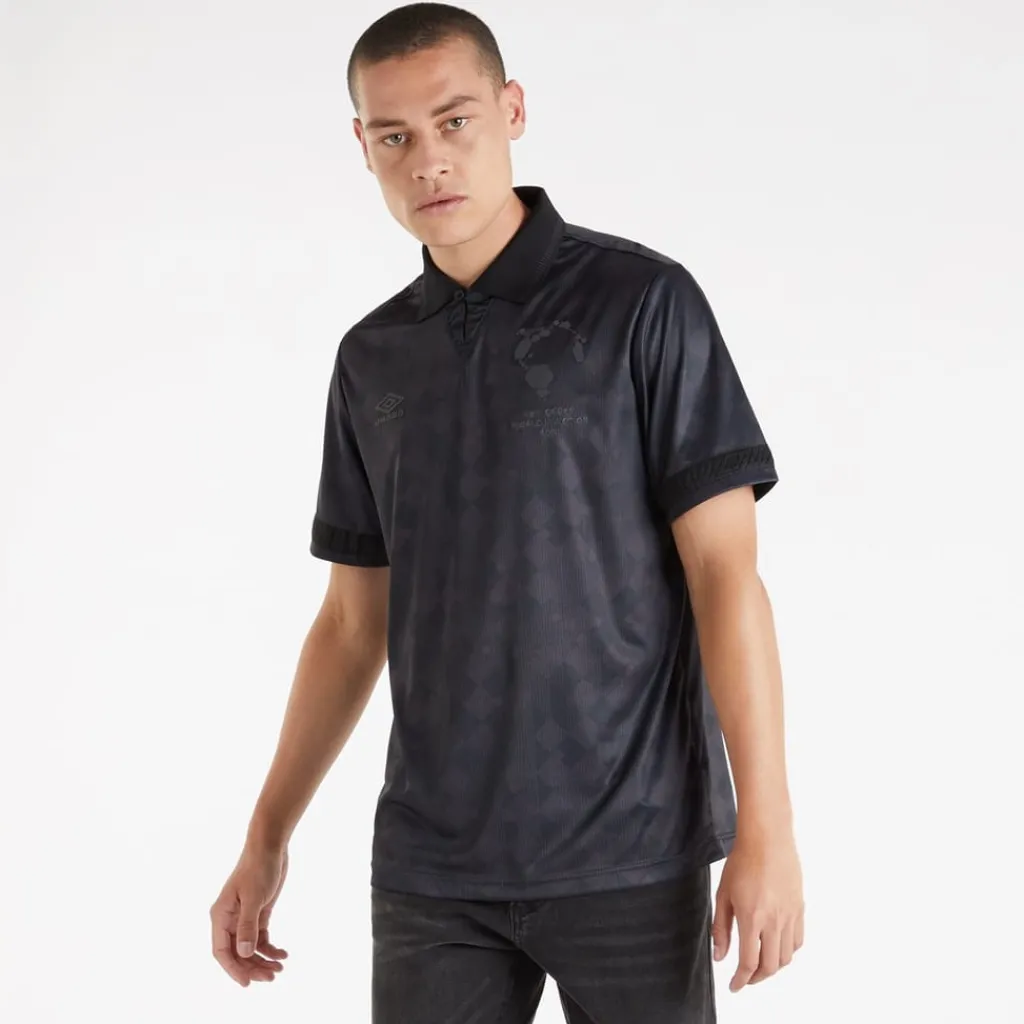 Football And Rugby Clothing*Umbro Regular Fit Collared Neck T-Shirt in Black