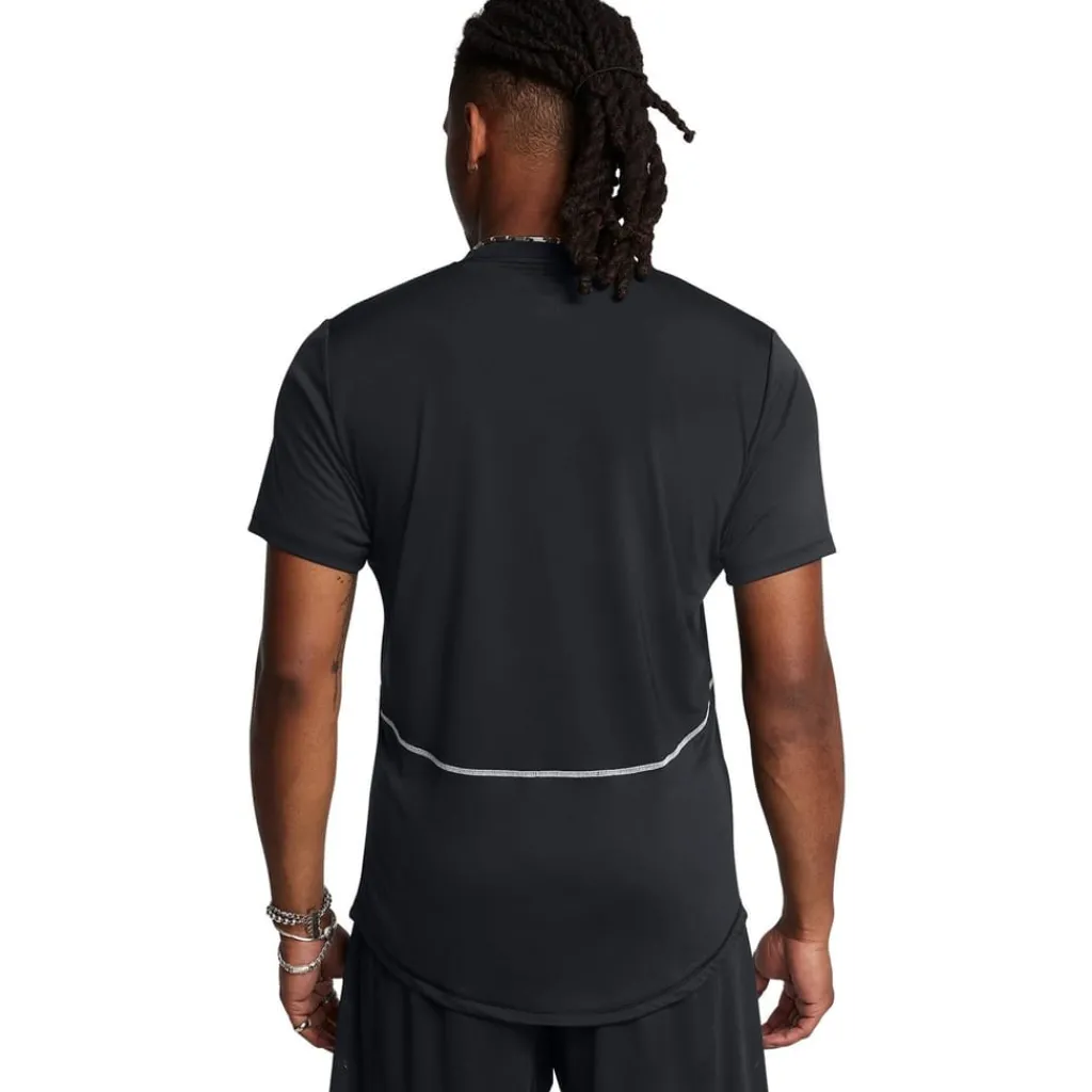 Fitness And Gym Tops*Under Armour M Ch. P in Black