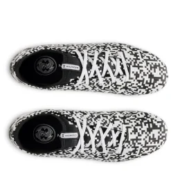 Football Boots*Under Armour Magnetico Academy Adults Firm Ground Football Boots in Black