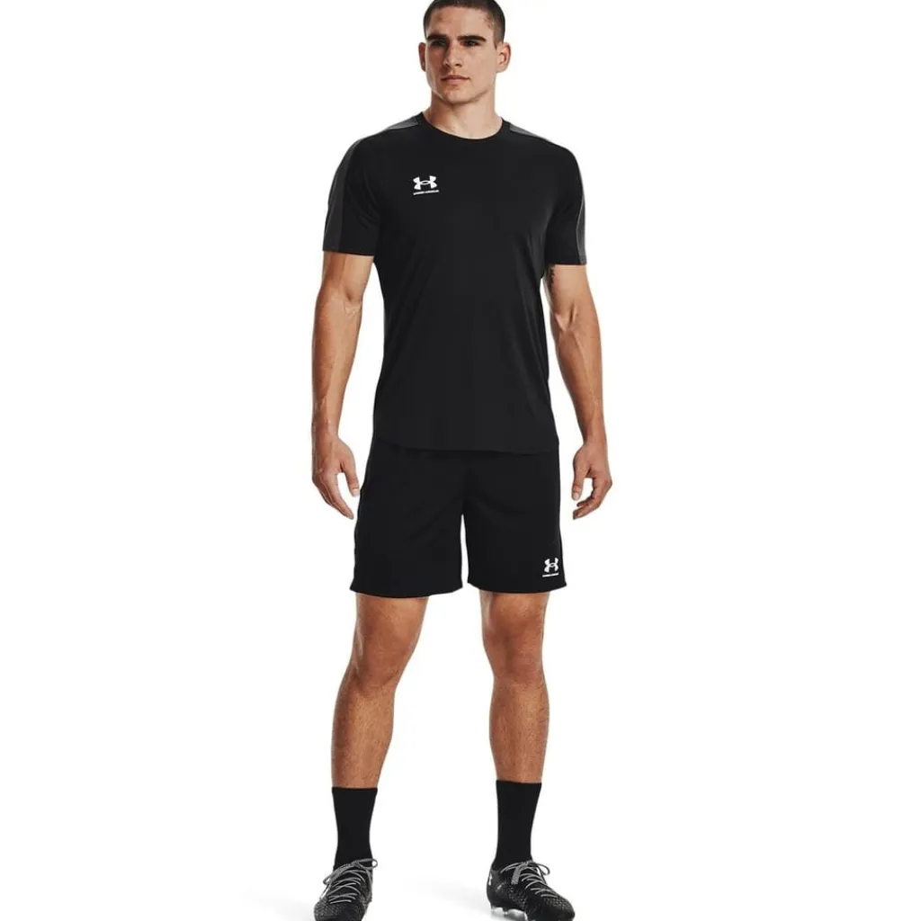 Shorts*Under Armour Mens Armour Challenger Core Shorts in Black