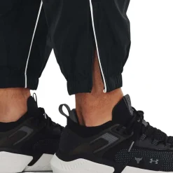 Trousers*Under Armour Project Rock Woven Pants in Black