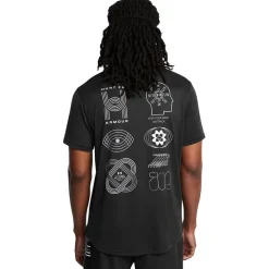 Fitness And Gymwear|Fitness And Gym Tops*Under Armour Run Crew Neck Regular Fit Athletic T-Shirt in Black