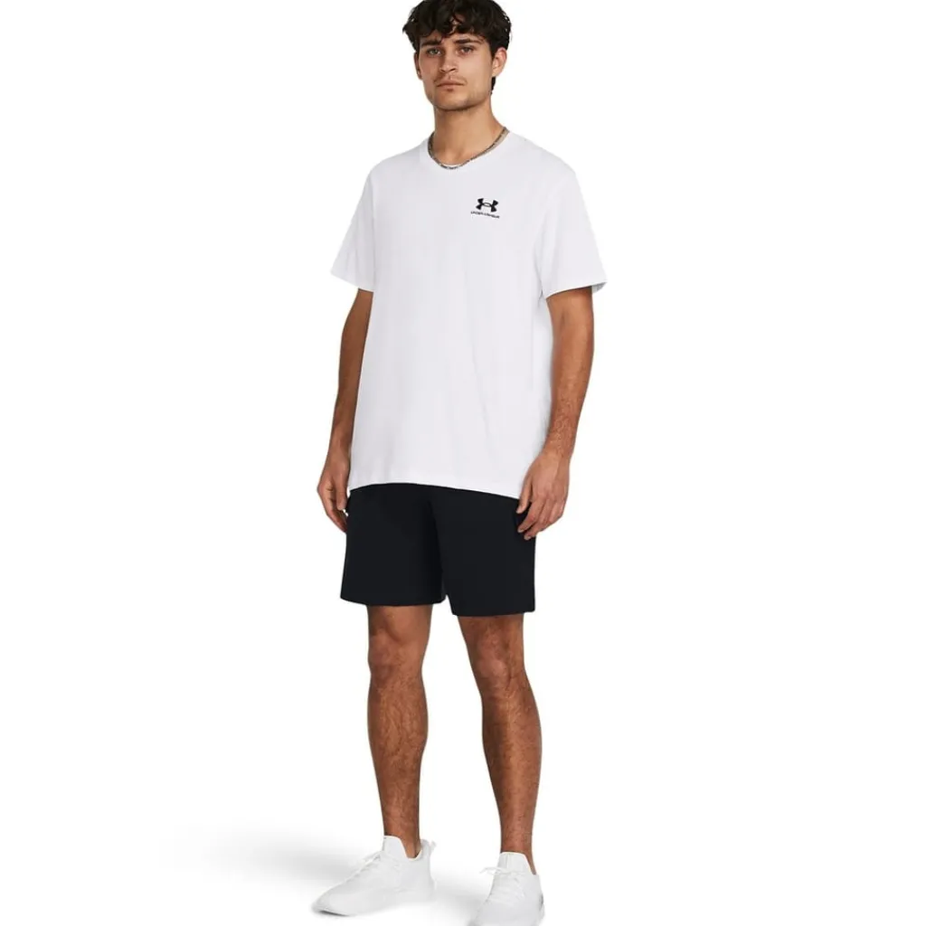Fitness And Gym Shorts*Under Armour Woven Cargo Shorts in Black